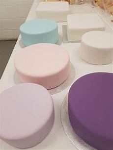 Round Cake Moulds