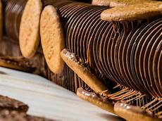 Biscuits Separator