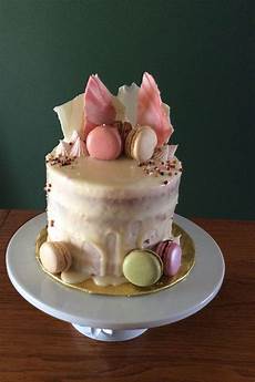 Cake With Macaron
