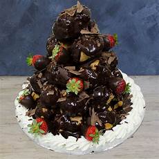 Cake With Profiterole