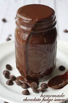 Mozaic Cakes With Cocoa Sauce