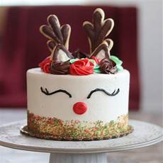 Pyramid Type Raspberry Cake