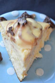 White Profiterole Cakes