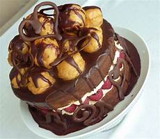 White Profiterole Cakes